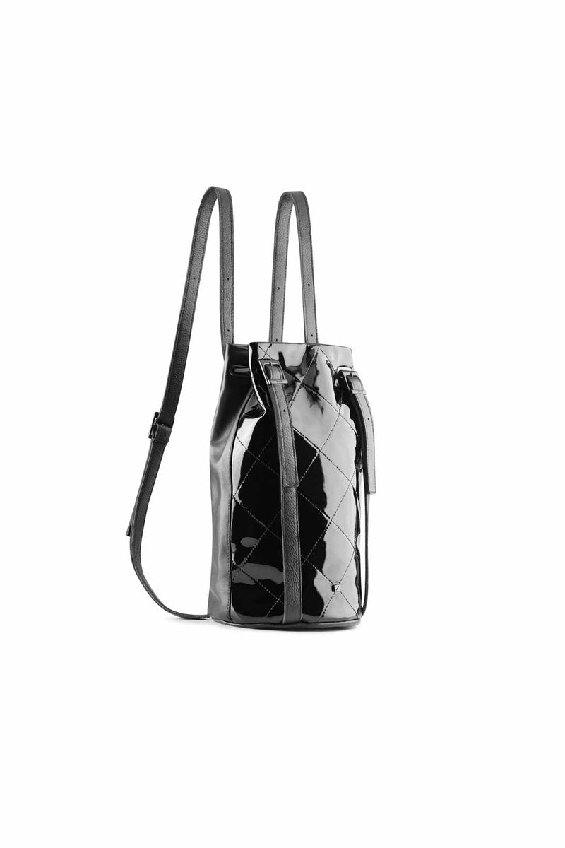 Cylindrical backpack in black | Varnish quilted backpack – Maria Maleta